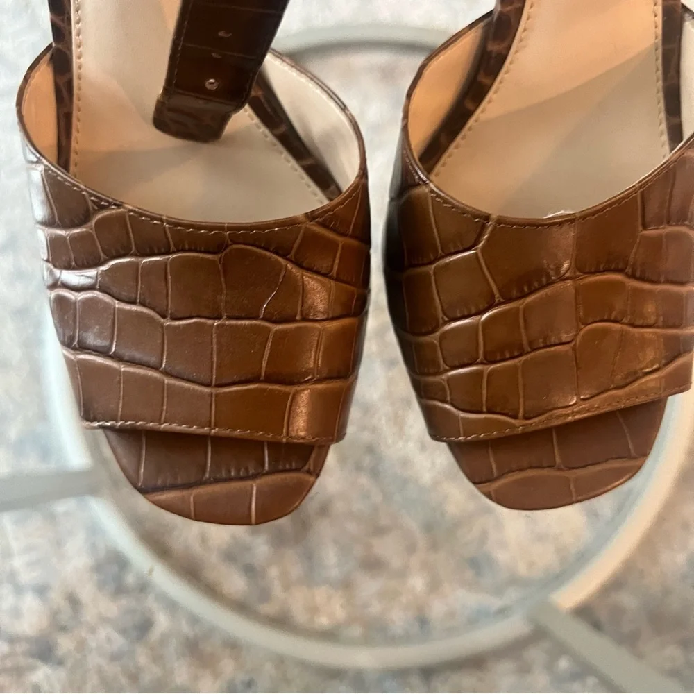 VINCE CAMUTO Women's Kortinta Croc-Embossed Platform High-Heel NWOT size 7.5